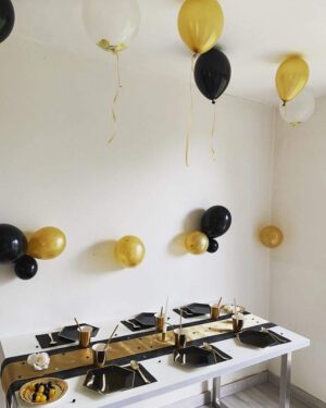 Table black and gold