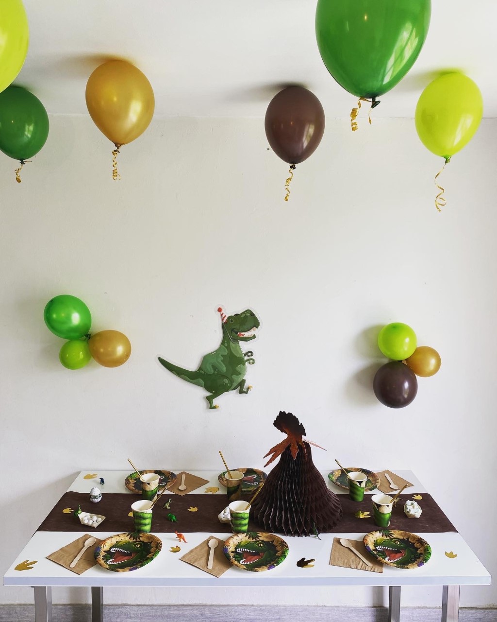 Goûter d'anniversaire dinosaure - Decobox Event